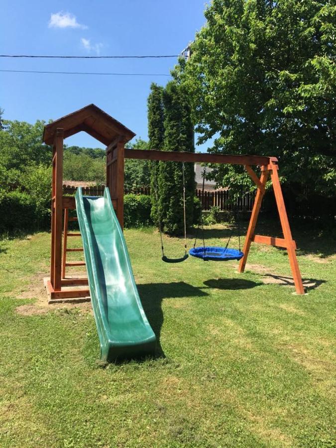 CsesznekDevenyi Vendeghazアパートメント エクステリア 写真
